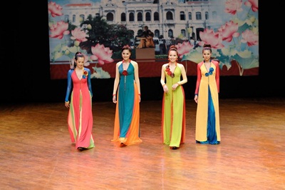 Đêm thời trang gây quỹ giúp trẻ em thiệt thòi